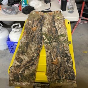 Cabelas boys winter Camo